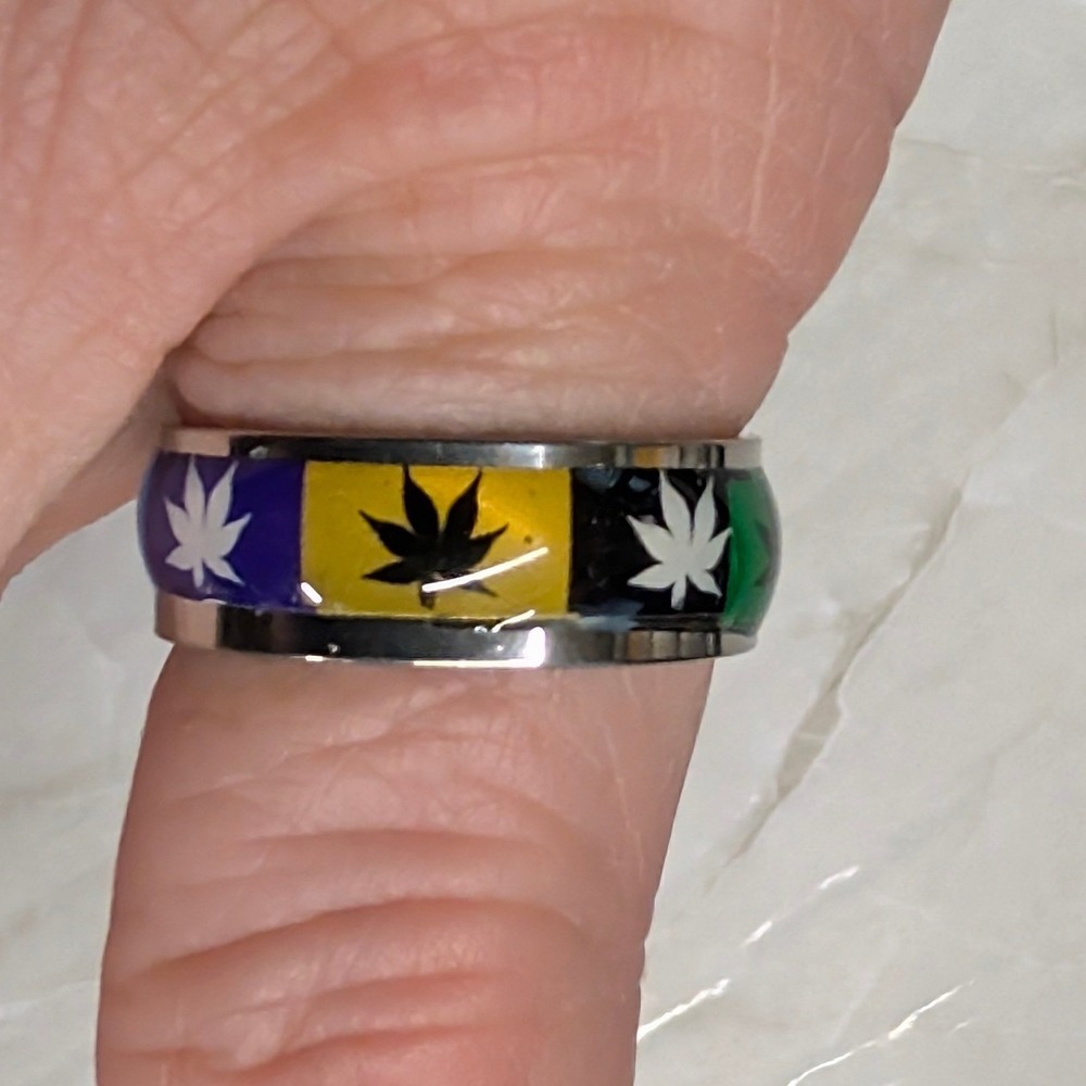 NEW Pot Leaf Band Ring Size 7.5 Stainless Steel Cannabis Marijuana Rasta Jewelry
